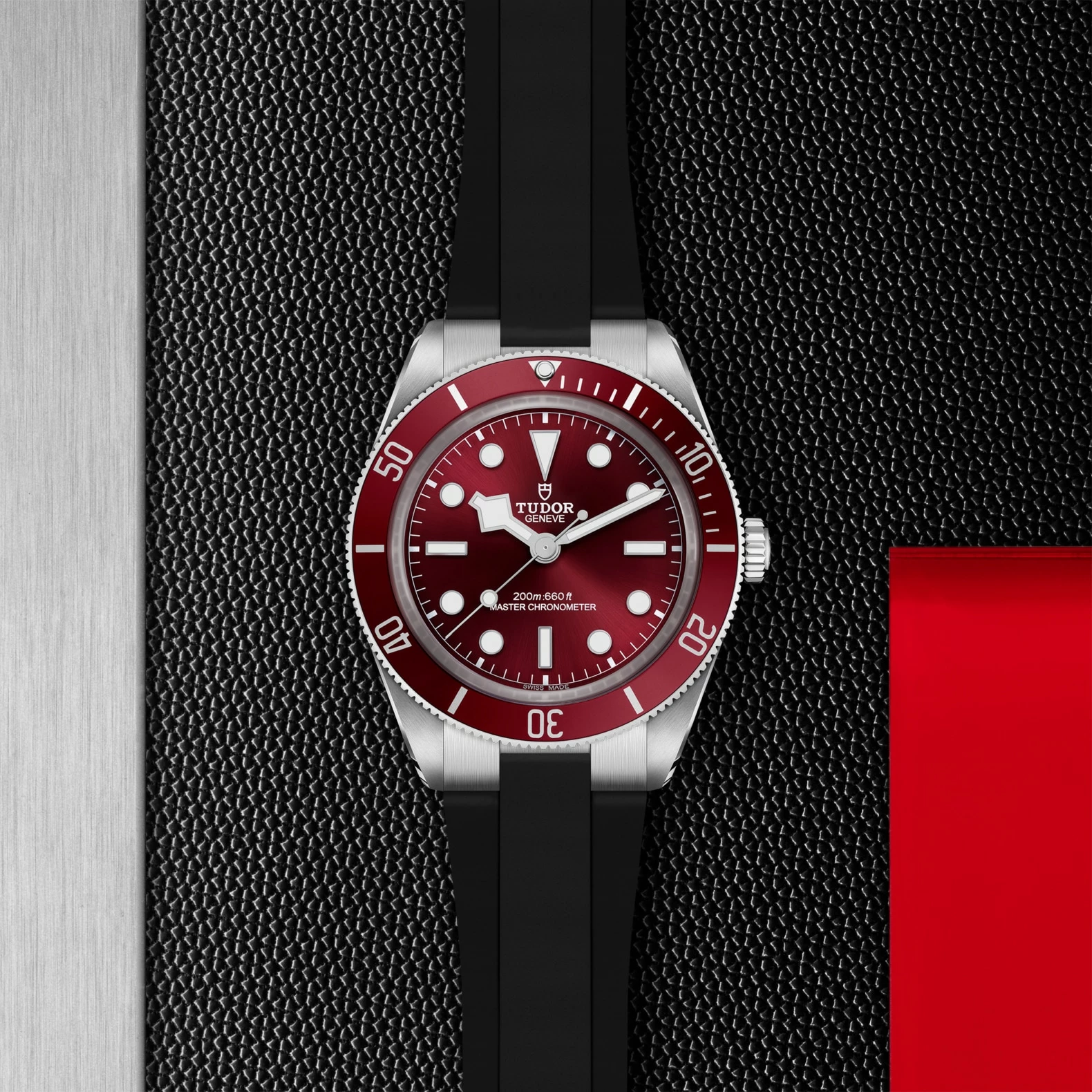 Montre TUDOR Black Bay 58, boîtier en acier, 39 mm, cadran bordeaux