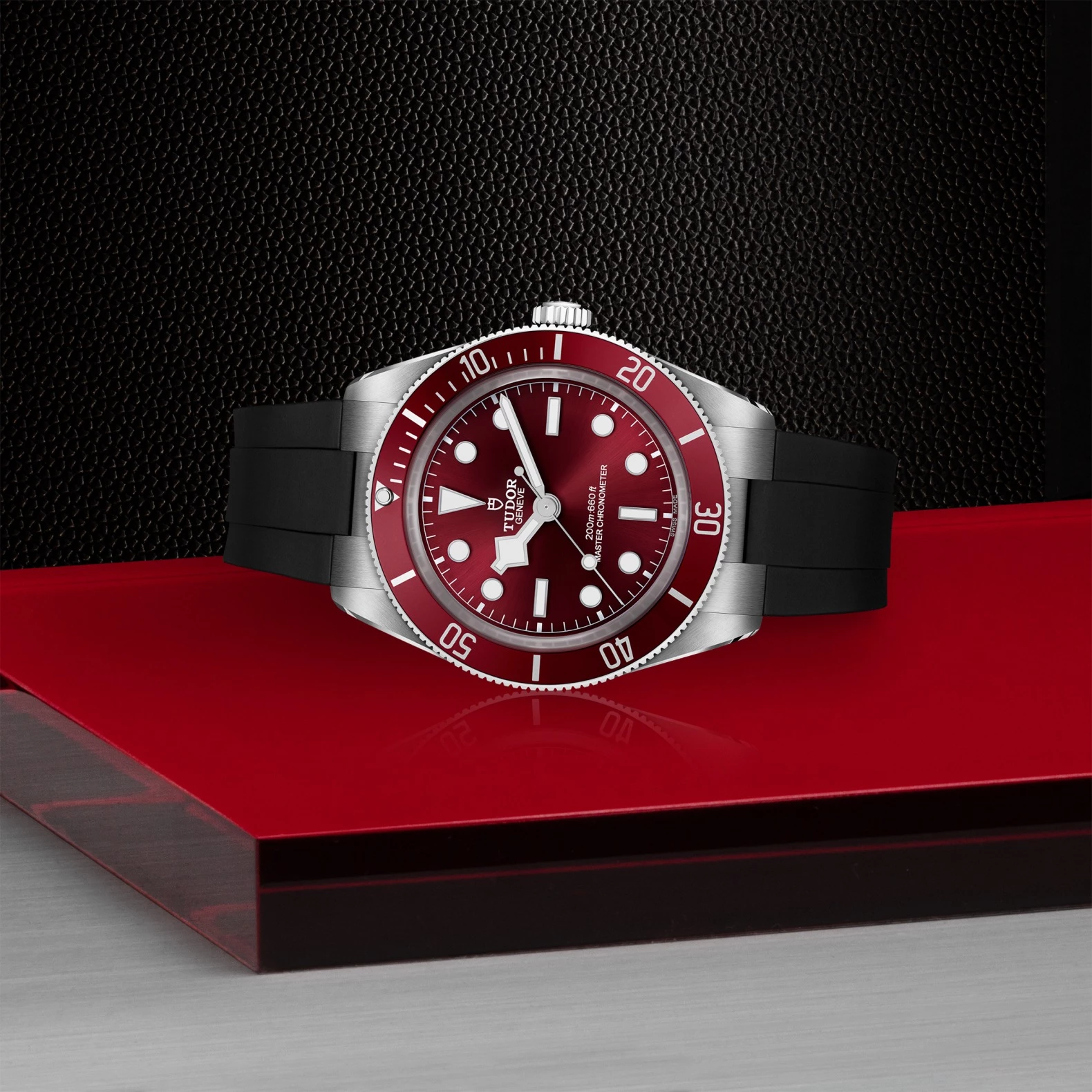 Montre TUDOR Black Bay 58, boîtier en acier, 39 mm, cadran bordeaux