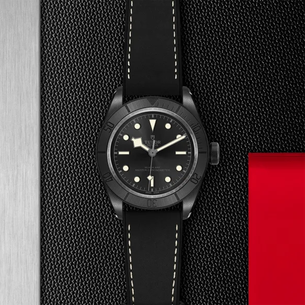 Montre TUDOR Black Bay Ceramic
